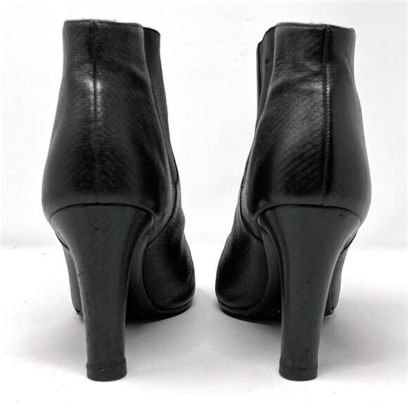 Chanel Silver Interlocking Logo Textured Leather Cap Toe Ankle Boots- Size 37.5 - Picture 5 of 11